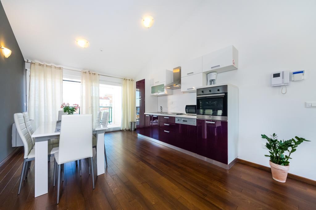 Queen Beach Apartments Nin Esterno foto