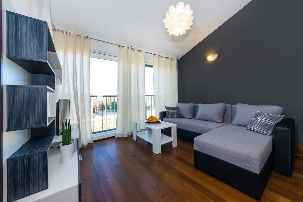 Queen Beach Apartments Nin Esterno foto