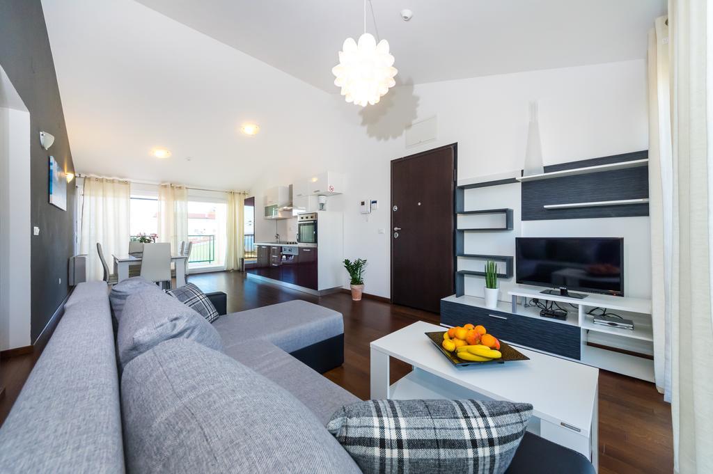 Queen Beach Apartments Nin Esterno foto