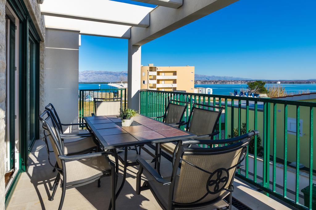 Queen Beach Apartments Nin Esterno foto