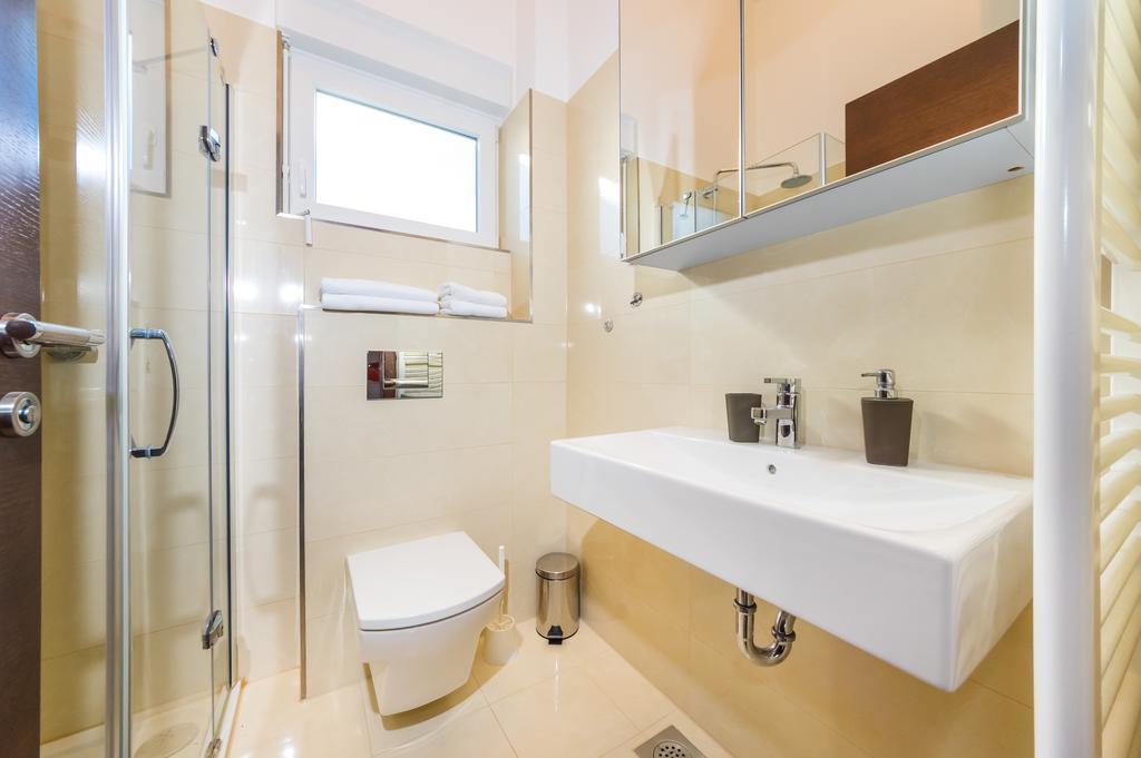 Queen Beach Apartments Nin Esterno foto
