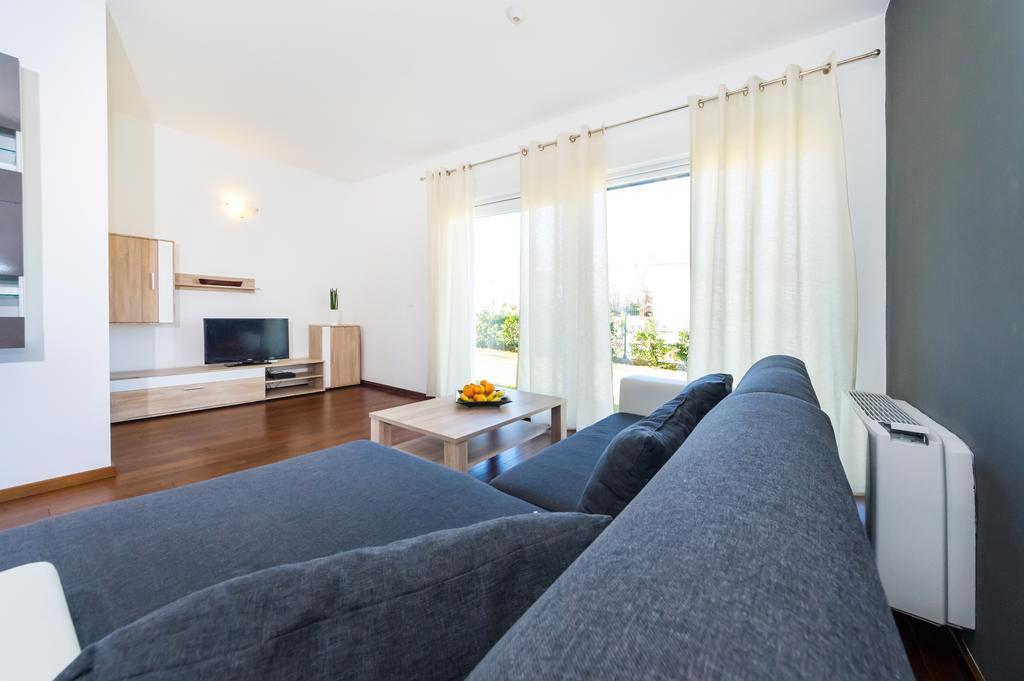 Queen Beach Apartments Nin Esterno foto