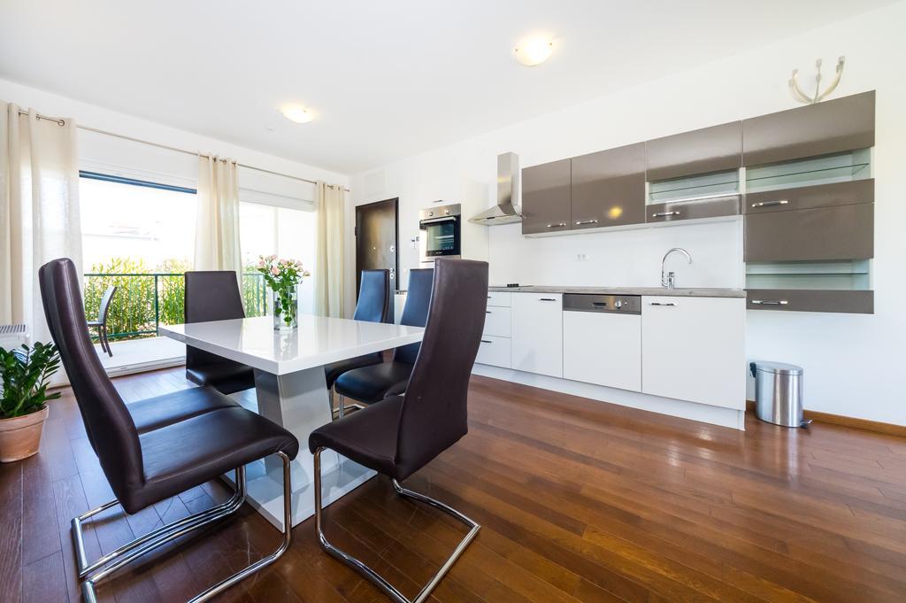 Queen Beach Apartments Nin Esterno foto