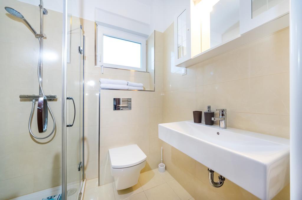 Queen Beach Apartments Nin Esterno foto