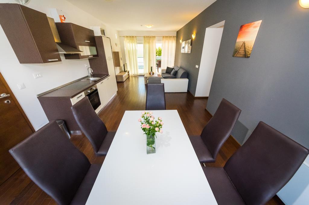 Queen Beach Apartments Nin Esterno foto